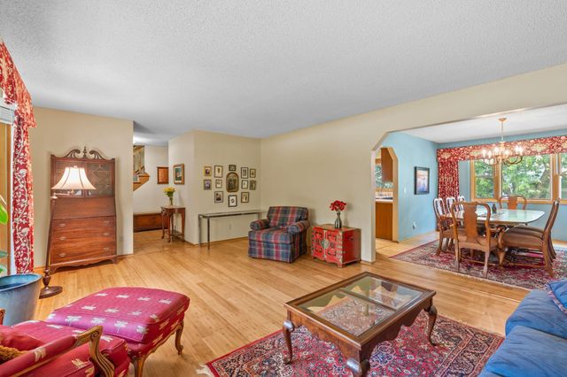 1975 Long Lake Road, New Brighton, MN 55112