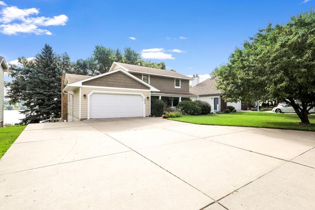 1975 Long Lake Road, New Brighton, MN 55112