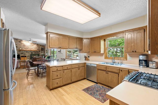 1975 Long Lake Road, New Brighton, MN 55112