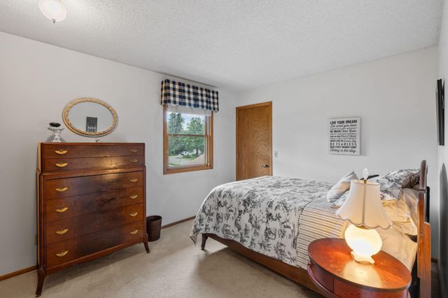 1975 Long Lake Road, New Brighton, MN 55112