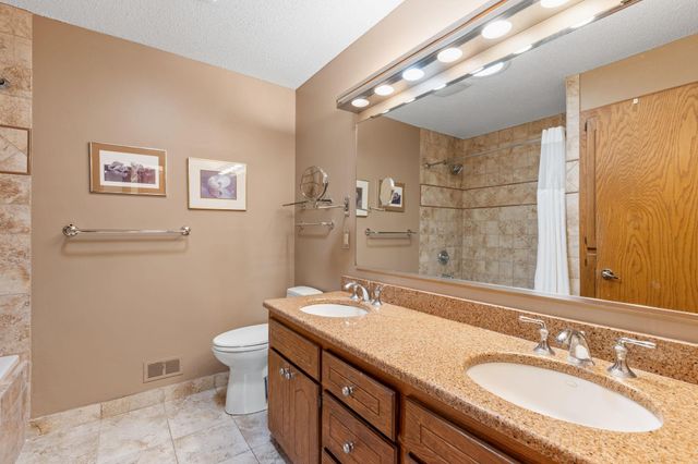 1975 Long Lake Road, New Brighton, MN 55112