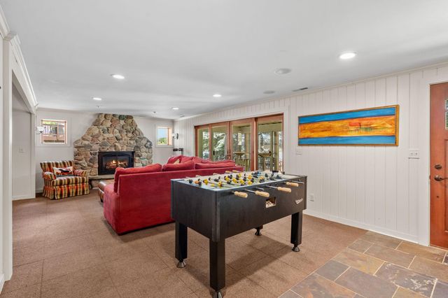 1975 Long Lake Road, New Brighton, MN 55112