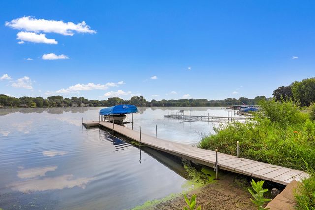1975 Long Lake Road, New Brighton, MN 55112