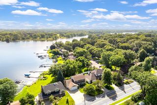 1975 Long Lake Road, New Brighton, MN 55112