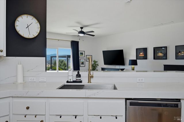 20011 Honey Hill Dr, Hidden Valley Lake, CA 95467