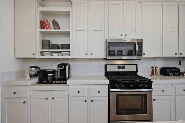 20011 Honey Hill Dr, Hidden Valley Lake, CA 95467