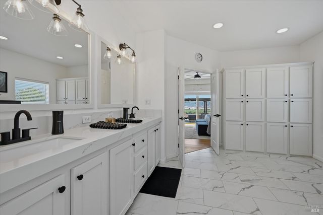 20011 Honey Hill Dr, Hidden Valley Lake, CA 95467