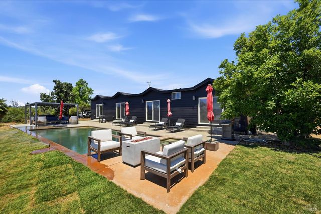 20011 Honey Hill Dr, Hidden Valley Lake, CA 95467