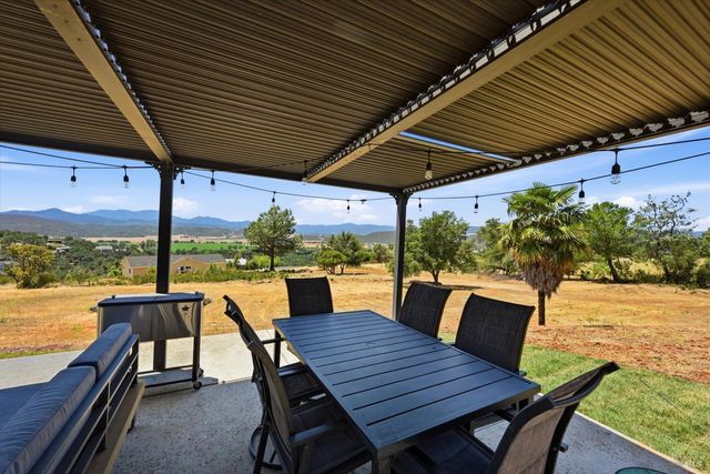 20011 Honey Hill Dr, Hidden Valley Lake, CA 95467
