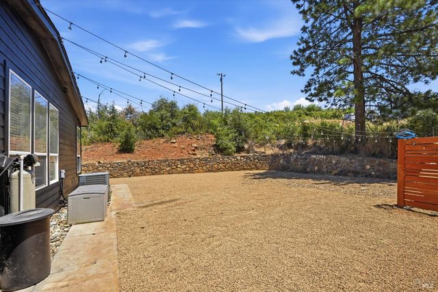 20011 Honey Hill Dr, Hidden Valley Lake, CA 95467