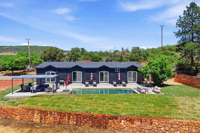 20011 Honey Hill Dr, Hidden Valley Lake, CA 95467