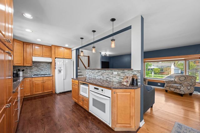 527 CUMNOR Court, Deerfield, IL 60015