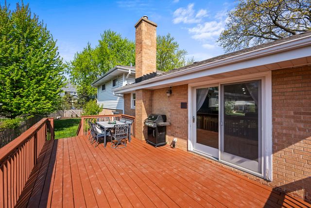 527 CUMNOR Court, Deerfield, IL 60015