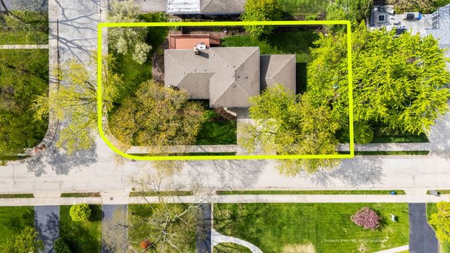 527 CUMNOR Court, Deerfield, IL 60015