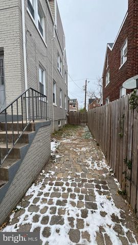 612 QUINTANA PL NW, Washington, DC 20011