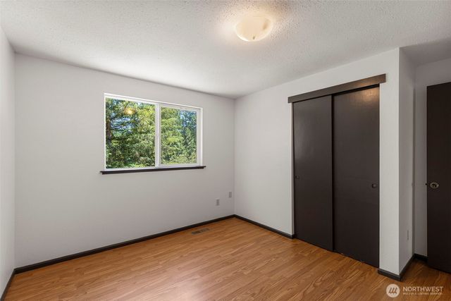 14203 Thomas Drive NW, Silverdale, WA 98383