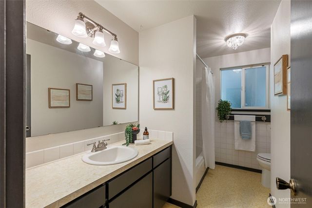 14203 Thomas Drive NW, Silverdale, WA 98383
