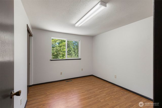 14203 Thomas Drive NW, Silverdale, WA 98383
