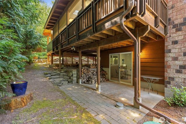 14203 Thomas Drive NW, Silverdale, WA 98383