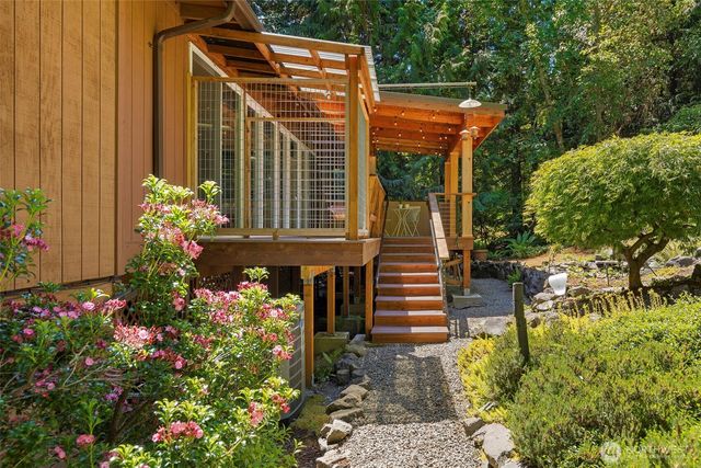 14203 Thomas Drive NW, Silverdale, WA 98383
