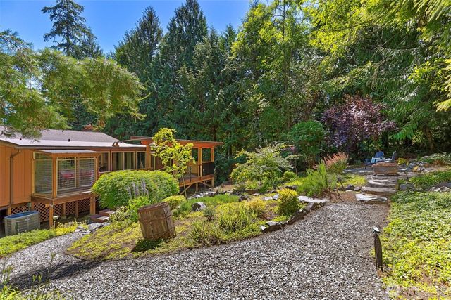 14203 Thomas Drive NW, Silverdale, WA 98383