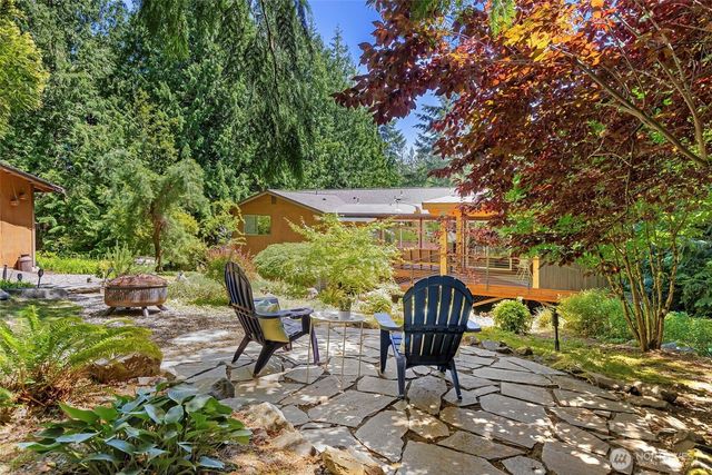 14203 Thomas Drive NW, Silverdale, WA 98383