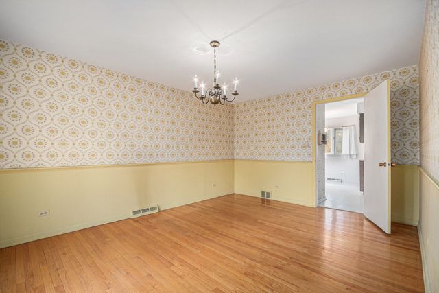 1421 Berry Lane, Flossmoor, IL 60422