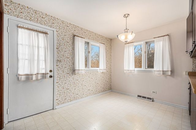 1421 Berry Lane, Flossmoor, IL 60422