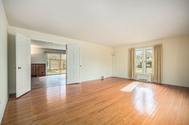 1421 Berry Lane, Flossmoor, IL 60422