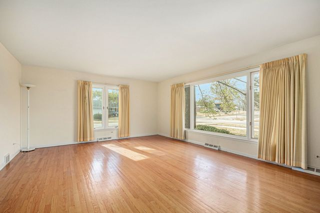 1421 Berry Lane, Flossmoor, IL 60422