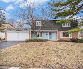 1421 Berry Lane, Flossmoor, IL 60422