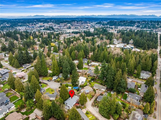 11223 109th Avenue NE, Kirkland, WA 98033
