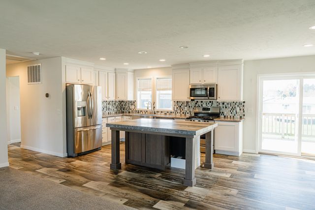 712 Peach Lane, Fremont, MI 49412