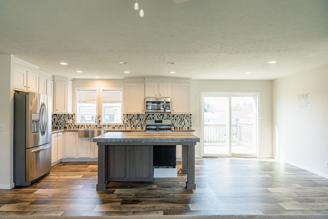 712 Peach Lane, Fremont, MI 49412