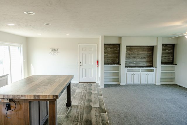 712 Peach Lane, Fremont, MI 49412