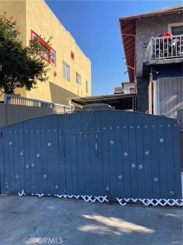 1424 S Catalina, Los Angeles, CA 90006