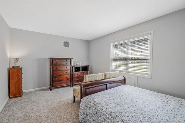460 Old Town Road 3G, Port Jefferson, NY 11776