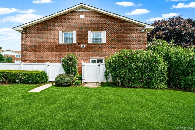 460 Old Town Road 3G, Port Jefferson, NY 11776