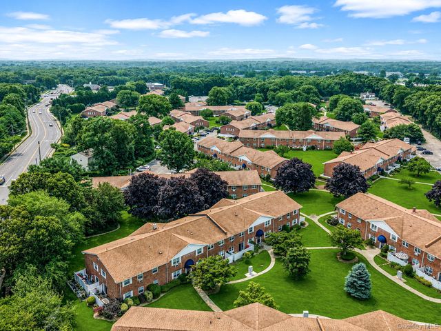 460 Old Town Road 3G, Port Jefferson, NY 11776