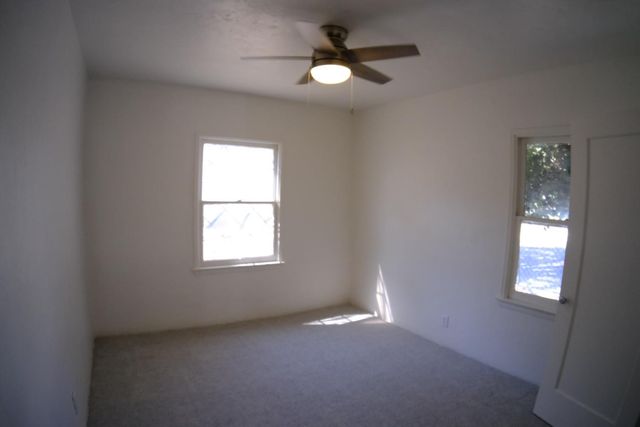 3805 E Heaton Avenue, Fresno, CA 93702