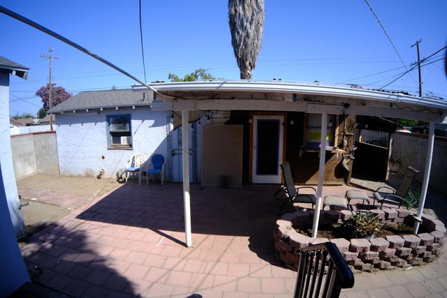 3805 E Heaton Avenue, Fresno, CA 93702