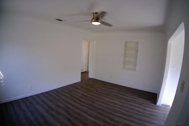 3805 E Heaton Avenue, Fresno, CA 93702