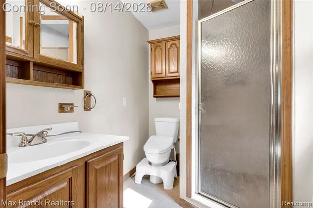 1753 Weymouth Street, West Bloomfield, MI 48324