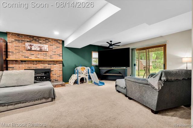 1753 Weymouth Street, West Bloomfield, MI 48324