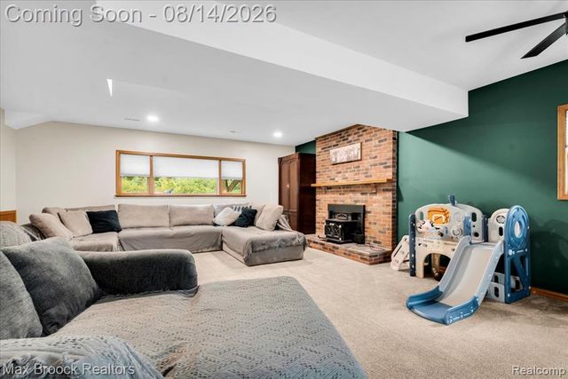 1753 Weymouth Street, West Bloomfield, MI 48324