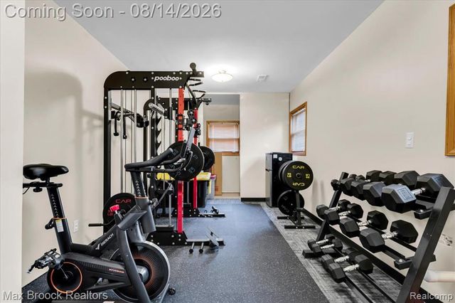 1753 Weymouth Street, West Bloomfield, MI 48324