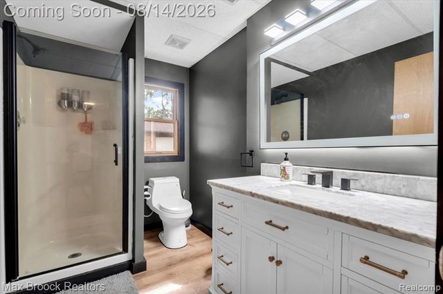 1753 Weymouth Street, West Bloomfield, MI 48324
