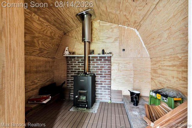1753 Weymouth Street, West Bloomfield, MI 48324