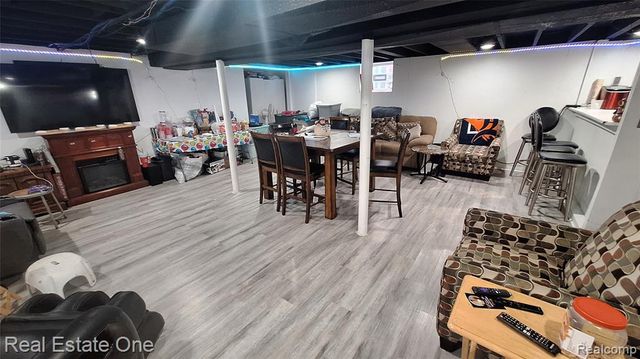 15094 Strathmoor Street, Detroit, MI 48227