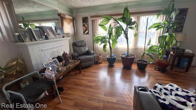 15094 Strathmoor Street, Detroit, MI 48227